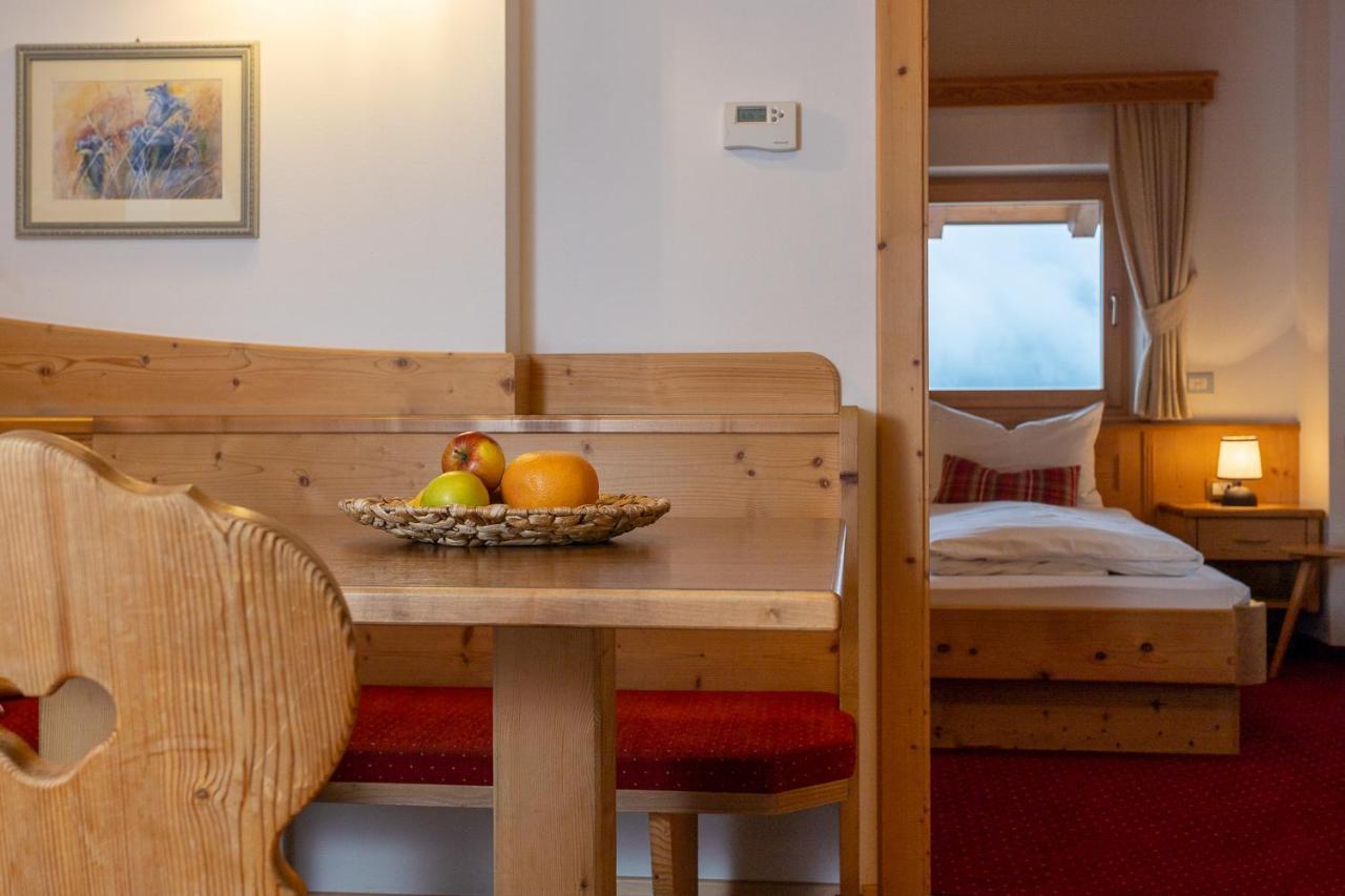 Apartments Etruska Gabriela Santa Cristina Val Gardena Zewnętrze zdjęcie